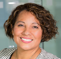 Portrett av Claire Ashford, complianceleder innen finansiell regulering